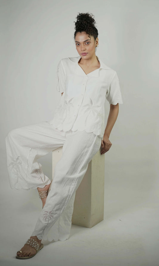 Linen shirt with palm tree embroidery