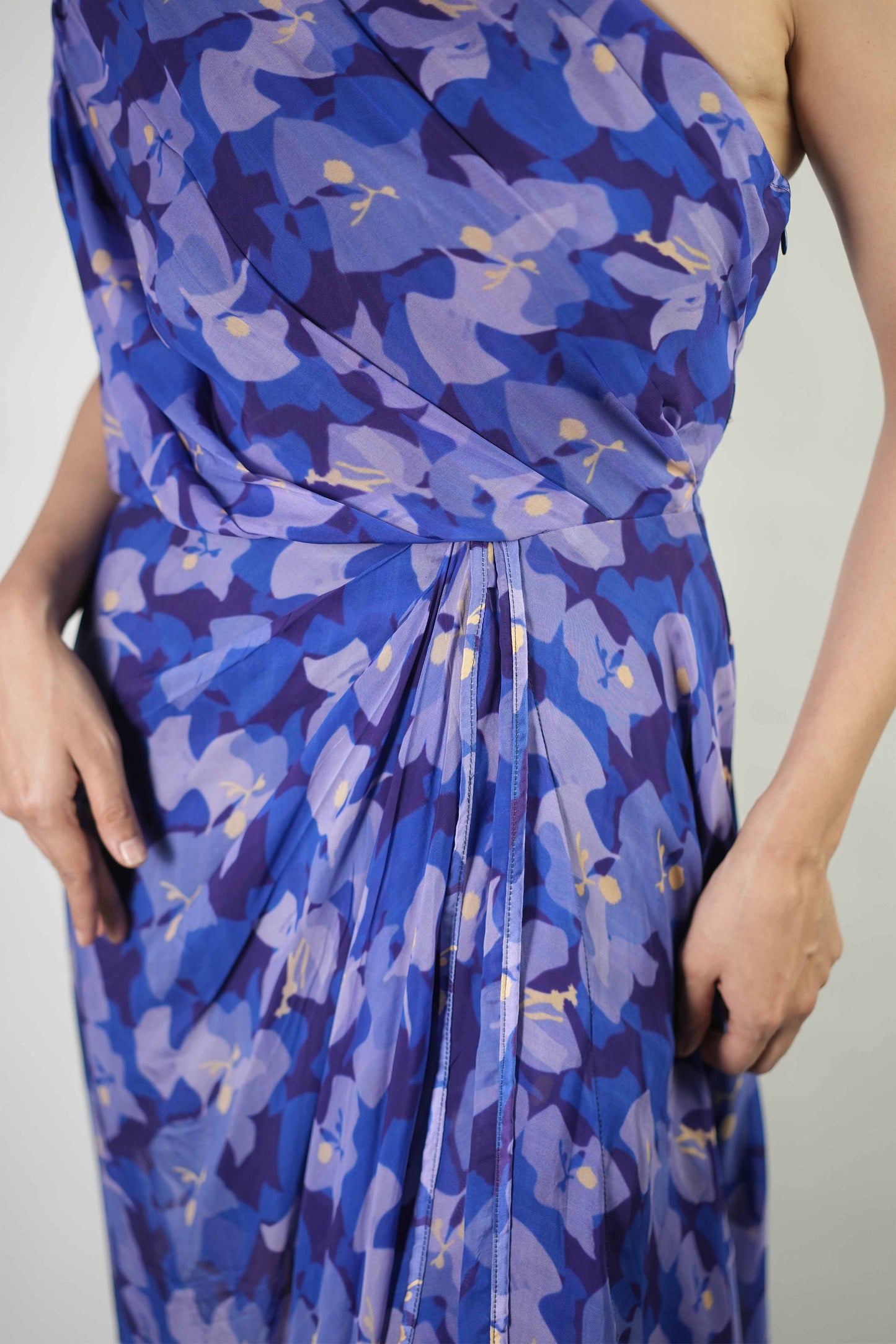 Camouflage floral printed one-shoulder draped dress