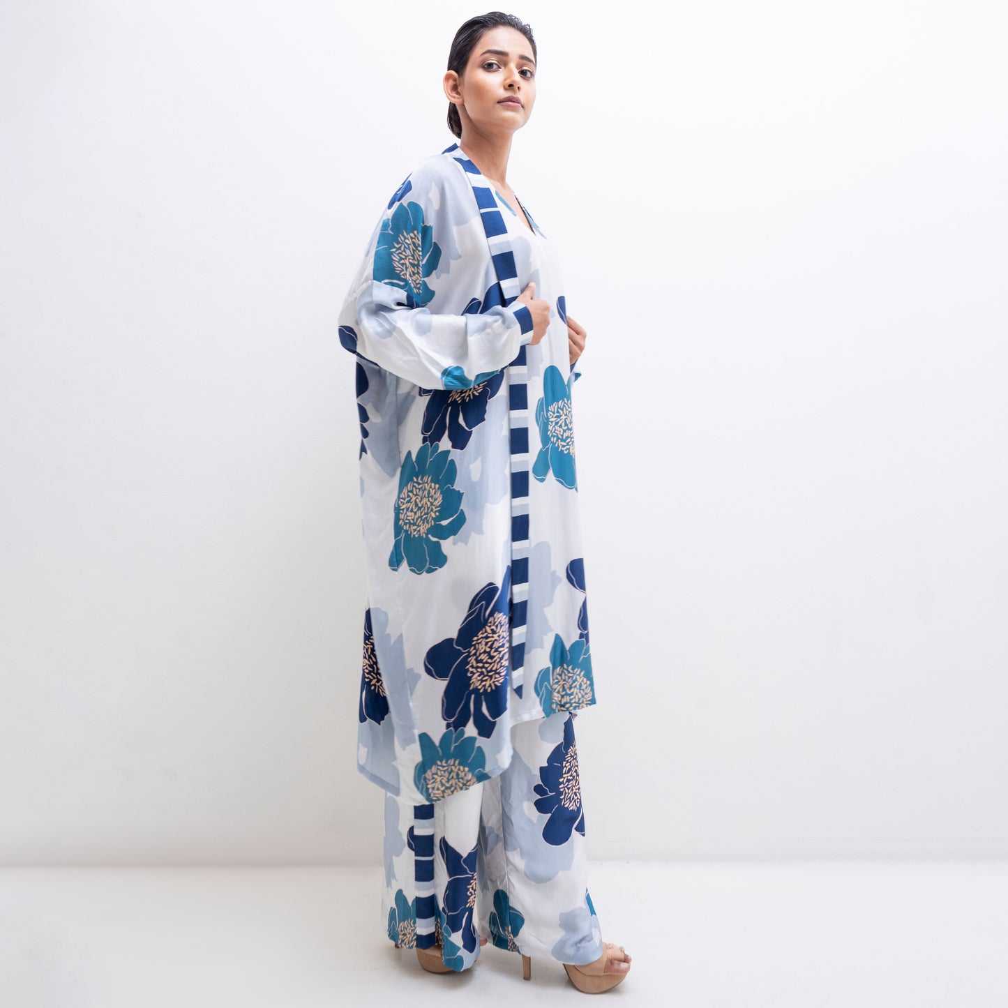 PLACEMENT FLORAL PRINTED KURTA AND TROUSERS COORD