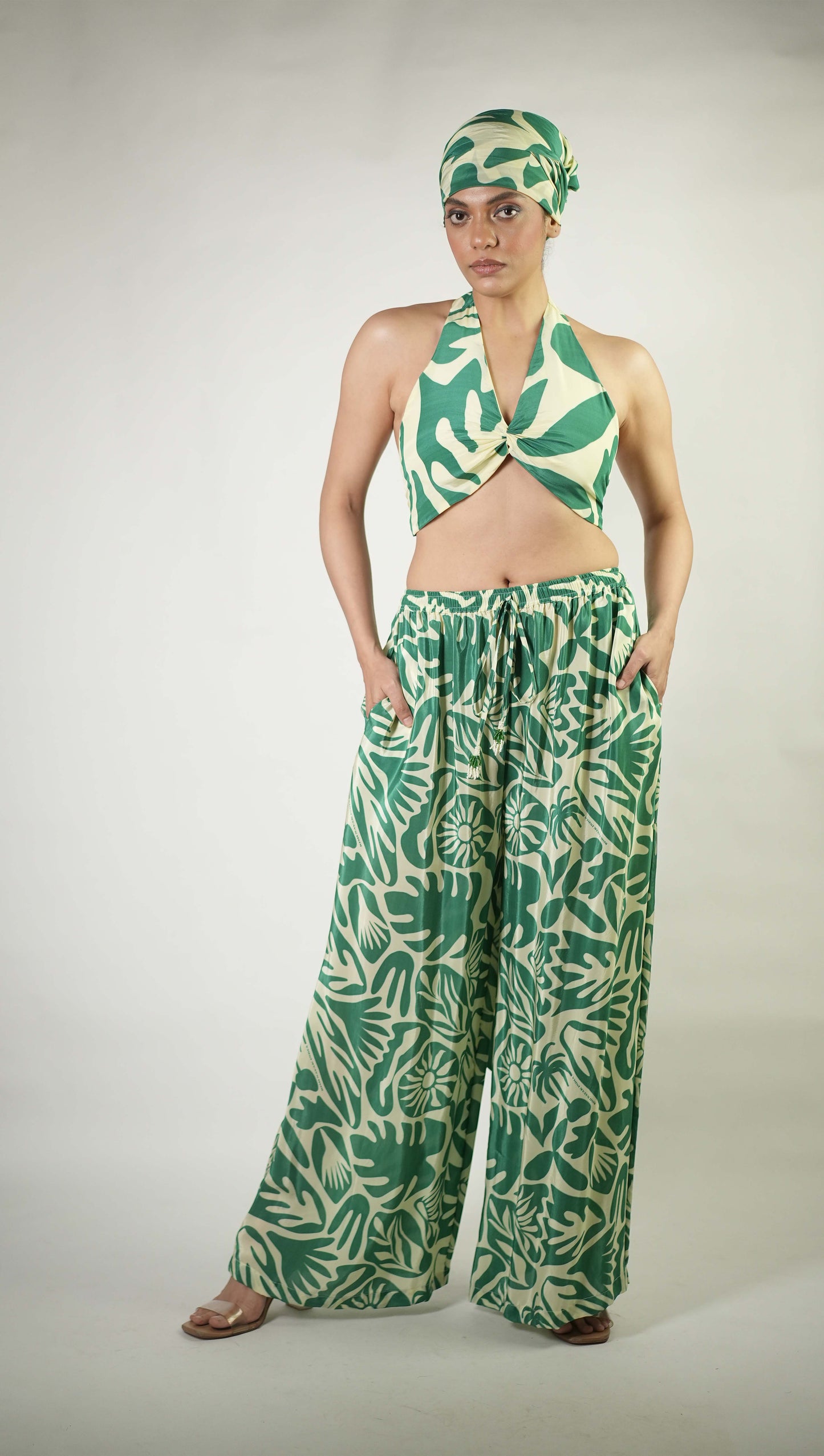 Tropical elements printed trousers