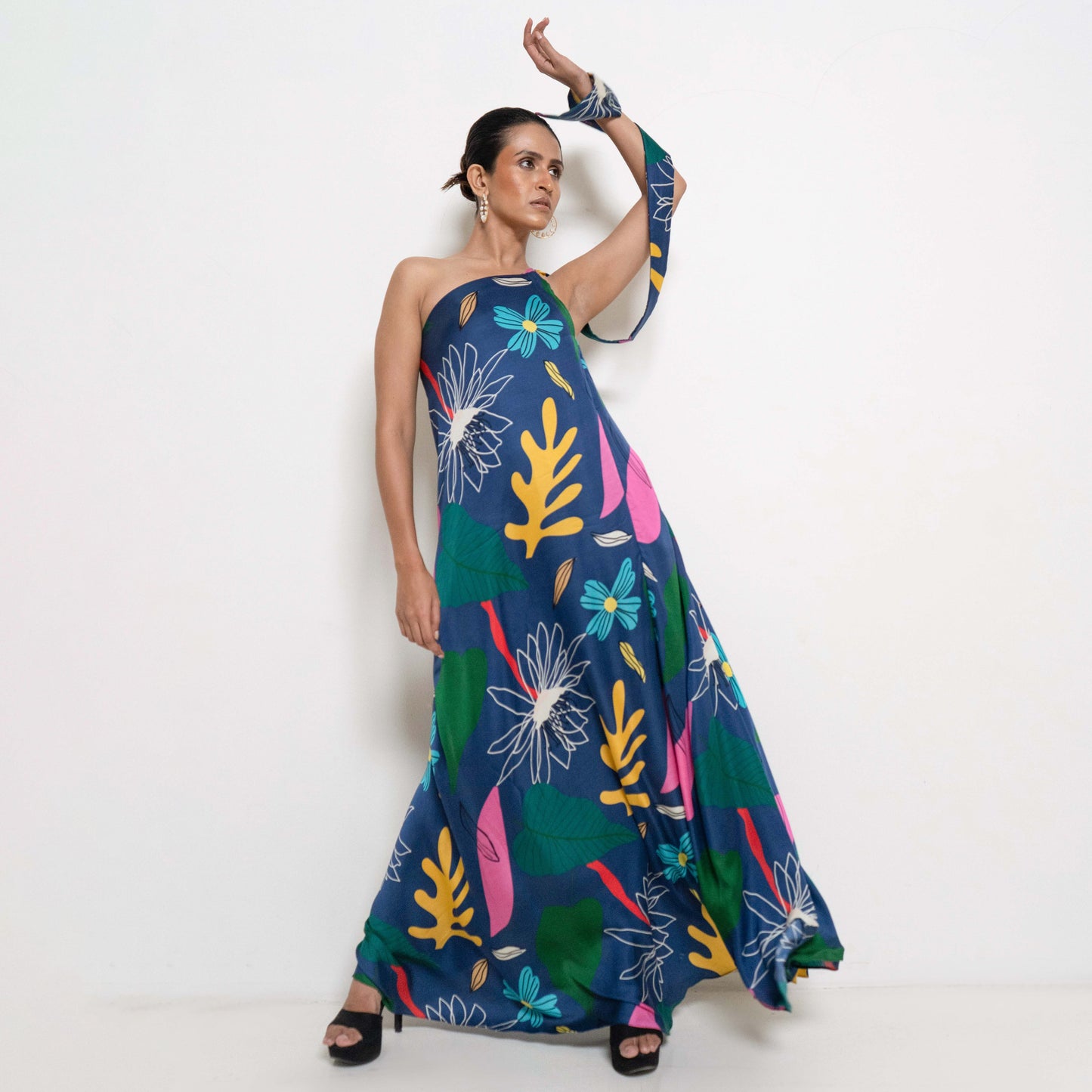 GRAPHIC FLORAL PRINTED ONE SHOULDER GOWN