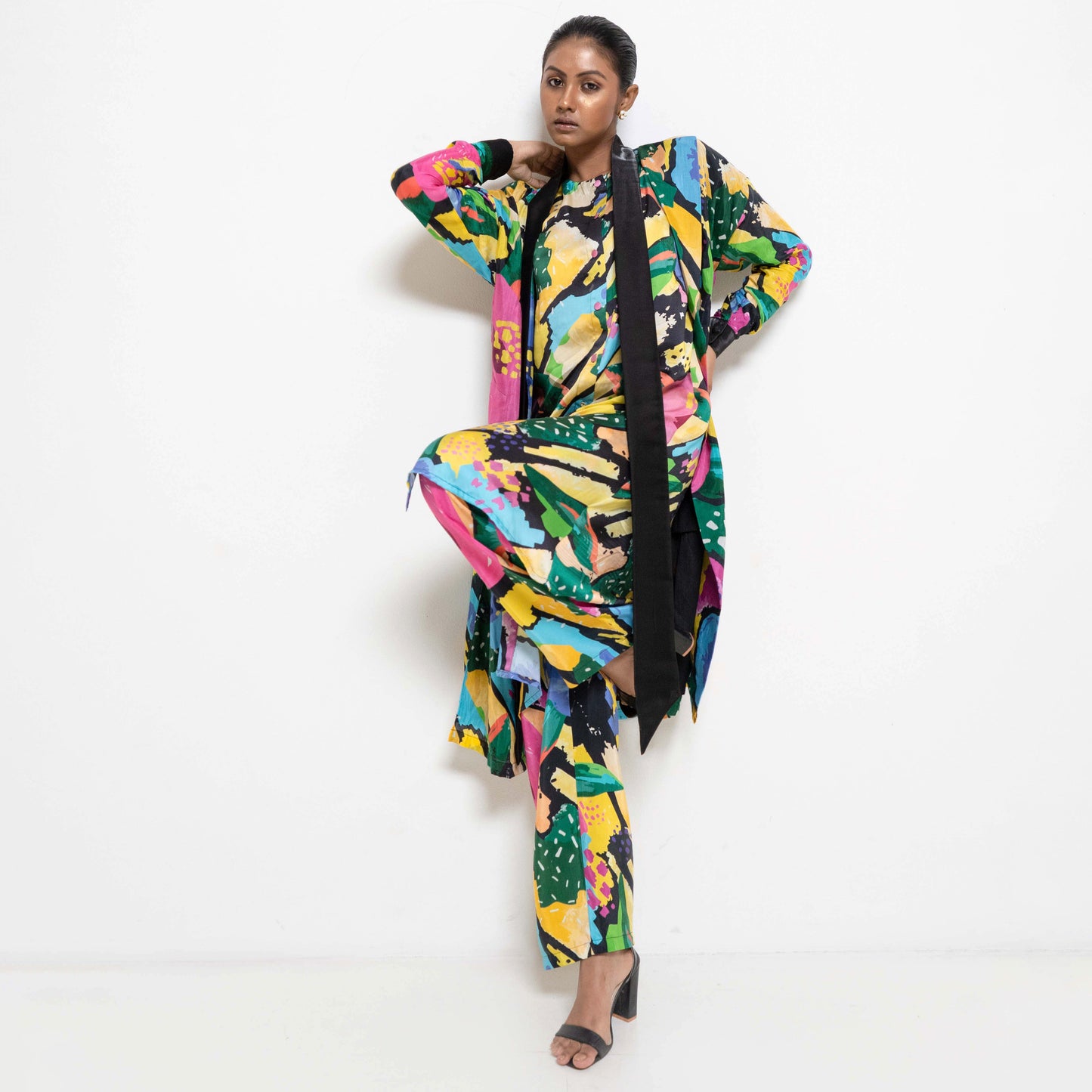 COLOURFUL ASSORTED GRAPHIC FLOWER TUNIC WITH COORDINATED TROUSERS AND OVERLAY JACKET