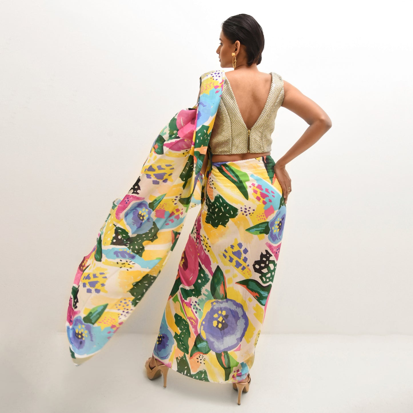 ABSTRACT FLORAL PRINTED PREPLEATED SAREE